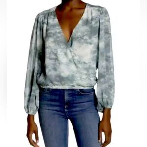 ASTR the Label Revolve Sage Tie Dye Blouson Sleeve Surplice Neck Top size L EUC